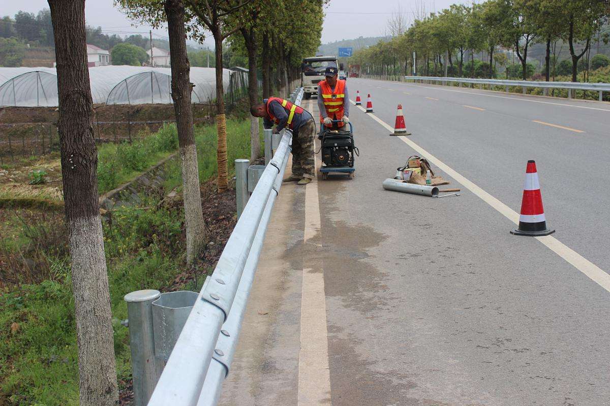 公路波形护栏平时应该怎么维护呢？