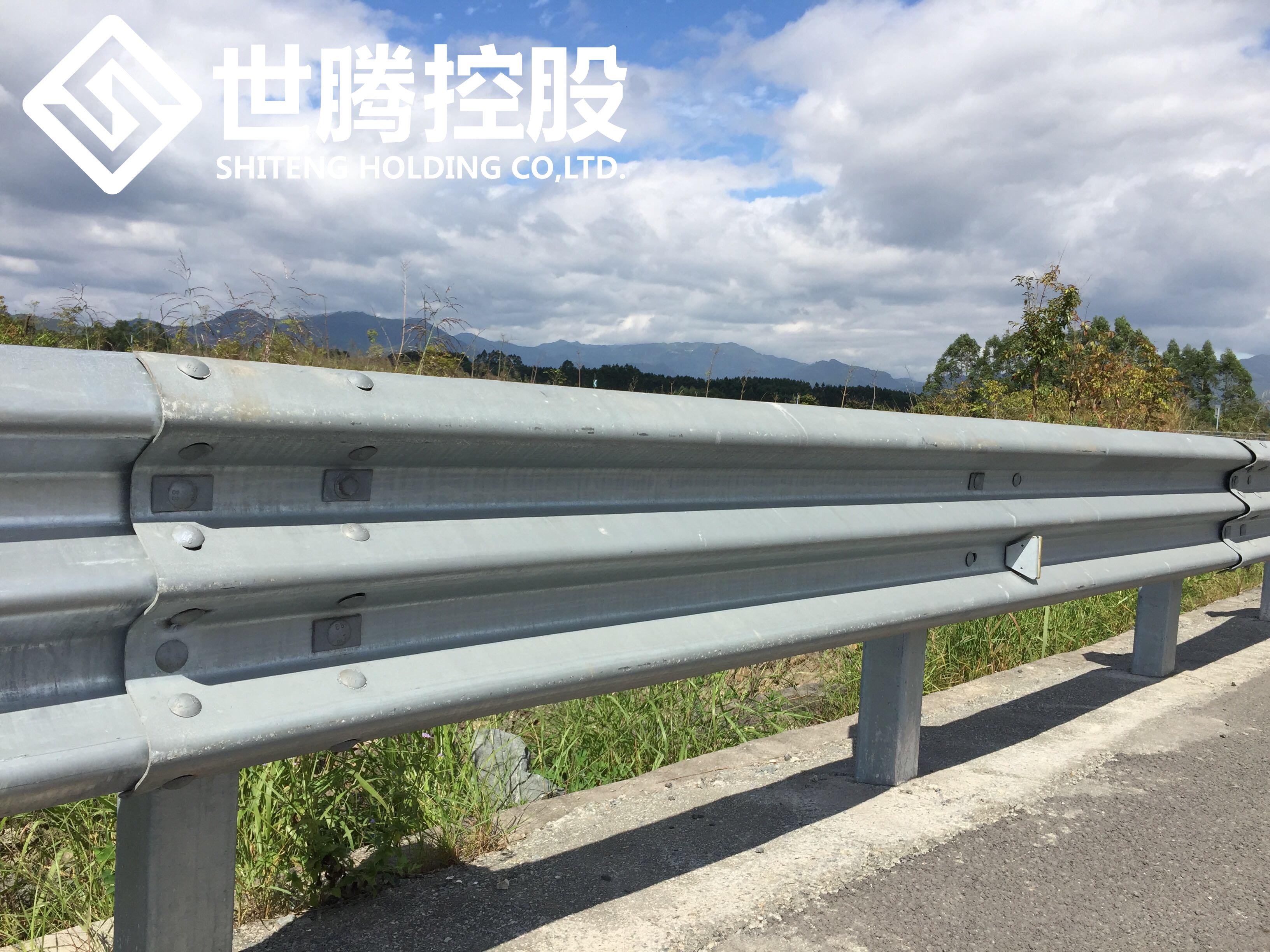 应该如何进行规范化设置道路护栏？